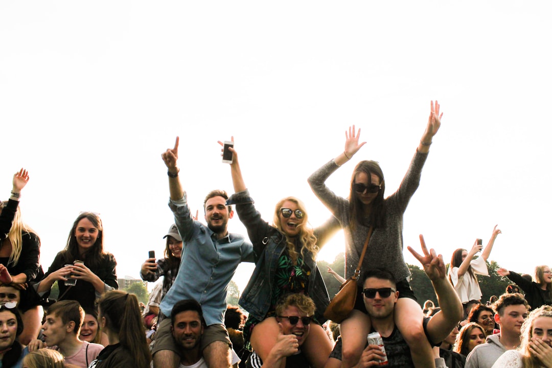 Photo Crowd cheering